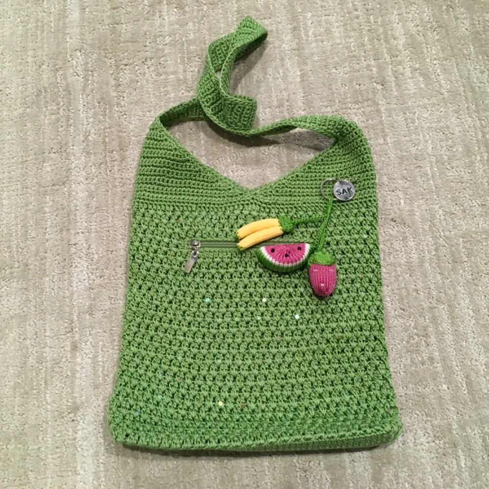 The Sak Vtg Green Sequin Crochet Shoulder Bag with Removeable Bag Fruit Charm - Picture 3 of 11